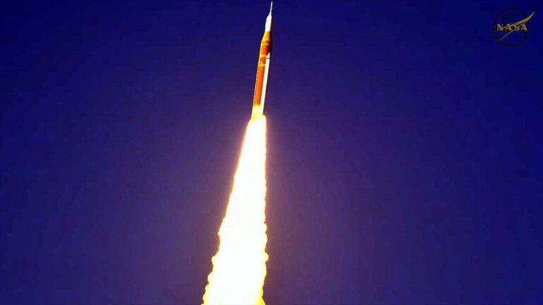 NASA ने लॉन्च किया आर्टेमिस 2 मिशन… अब चांद दूर नहीं – NASA successfully launched Artemis 2 moon mission